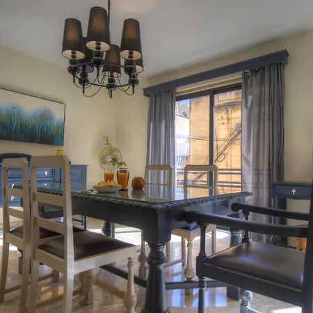 Апартаменты Large And Bright In The Centre Goslm-2 *