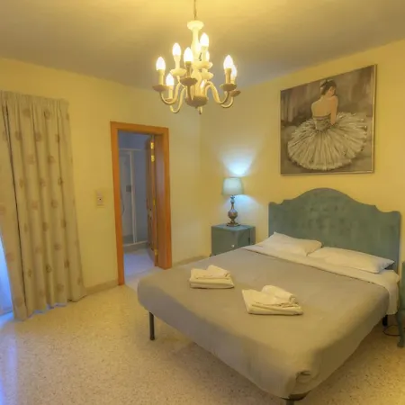 Large And Bright In The Centre Goslm-2 Apartment