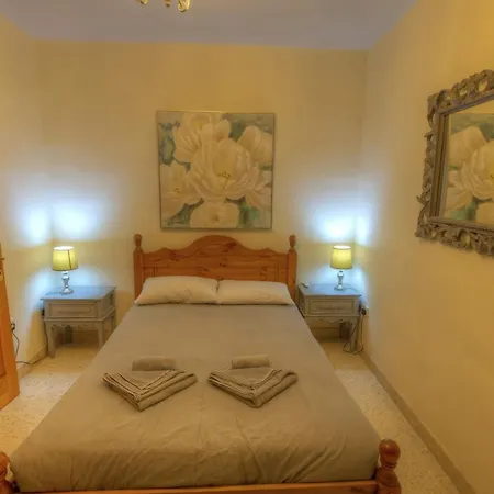 Large And Bright In The Centre Goslm-2 Apartment *