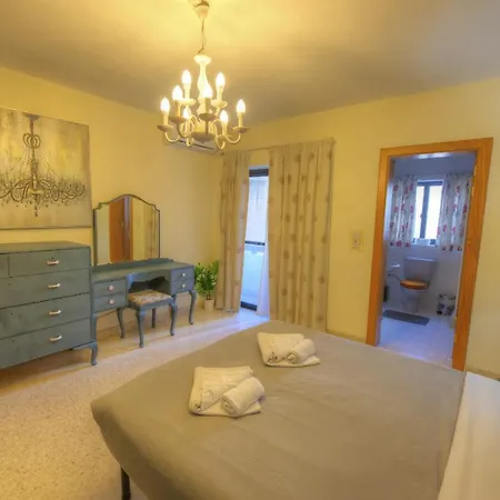 Large And Bright In The Centre Goslm-2