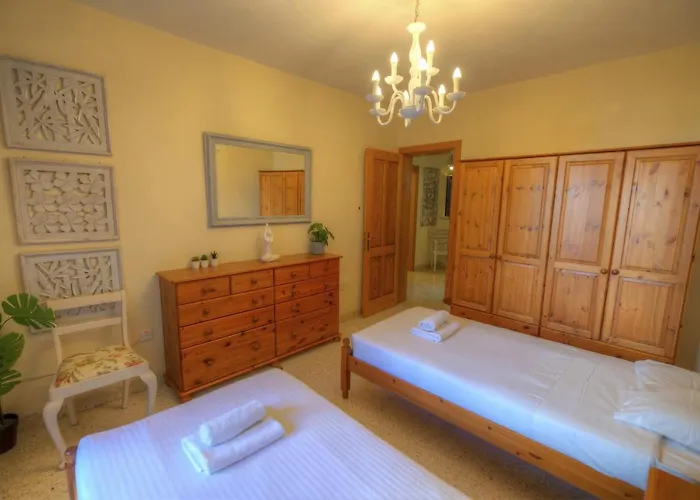 Apartman Large And Bright In The Centre Goslm-2 Sliema