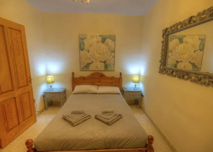 Large And Bright In The Centre Goslm-2 Apartment *